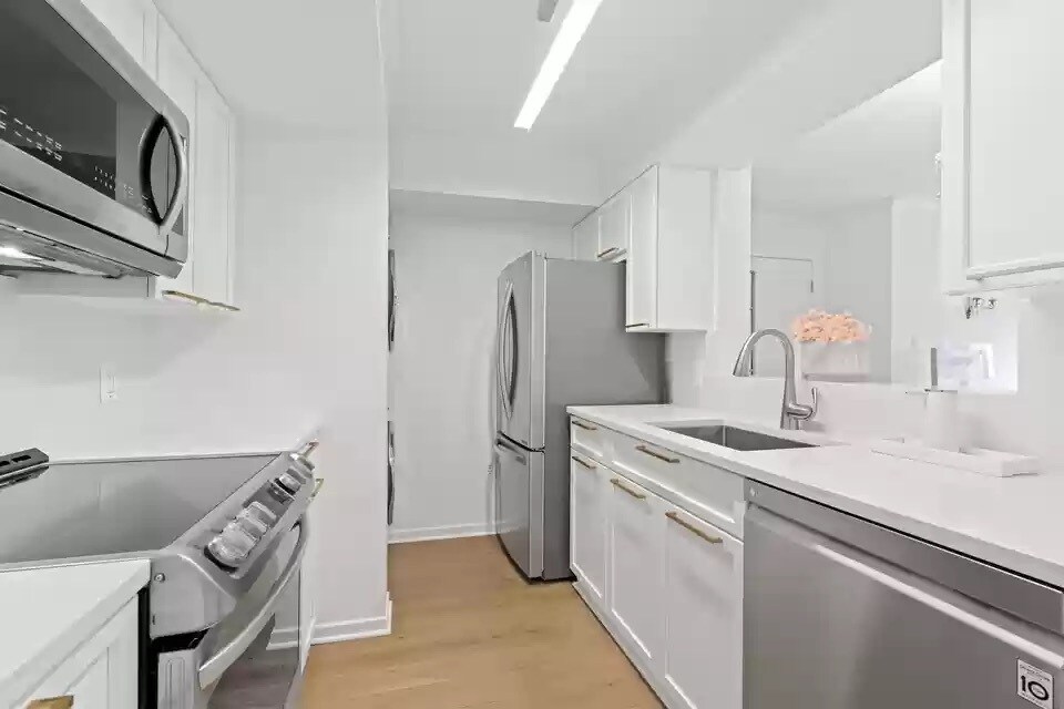 Building Photo - 2111 Wisconsin Ave NW