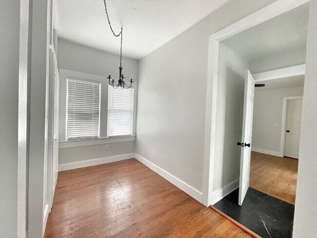 Building Photo - Charming 2 Bedroom, 2 Bath Home on Corner ...