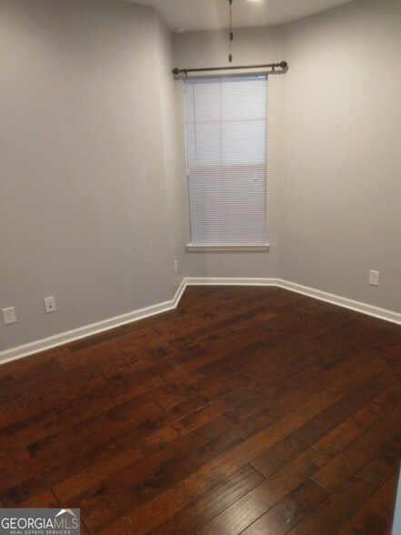 Building Photo - 10 Perimeter Summit Blvd