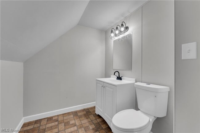 Building Photo - 20117 Butternut Ln