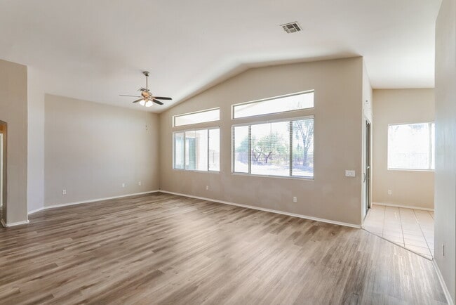 Building Photo - 12465 N Stone Ring Dr