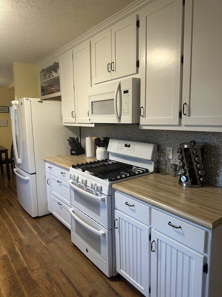 Building Photo - 1009 Ann Ave