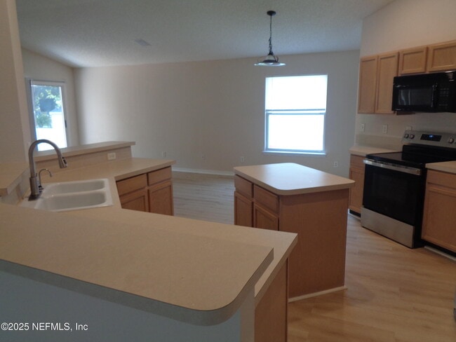 Building Photo - 153 Dover Bluff Dr
