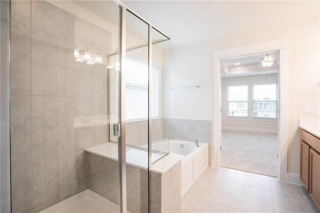 Building Photo - 13901 Eucalyptus Bnd