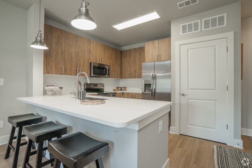 1BR, 1BA - 726SF - Kitchen - The Ashton at East Park