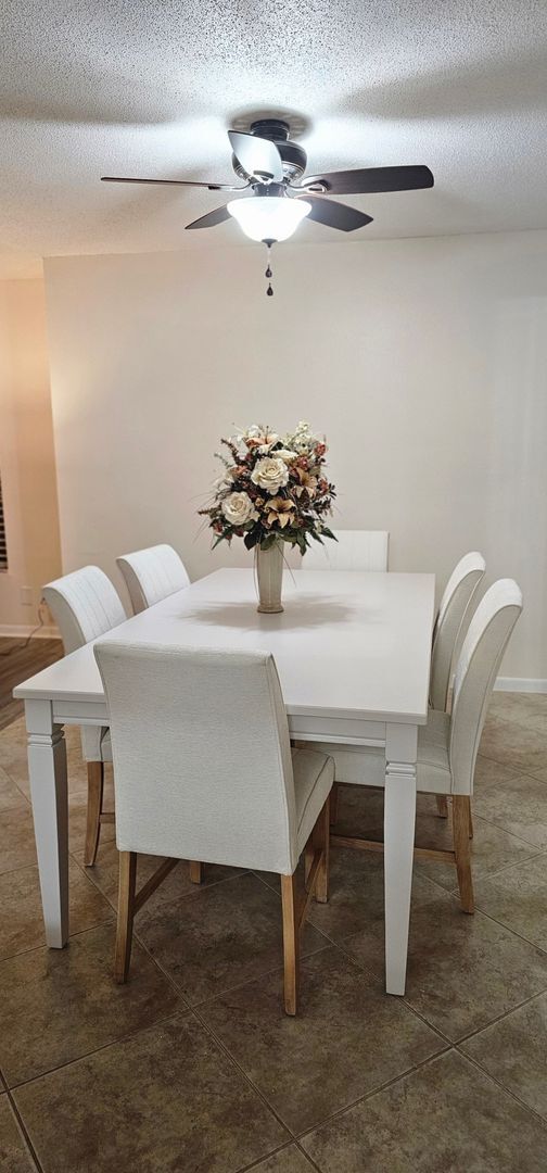 Building Photo - Riverfront Community Resort Style 2/2 Condo