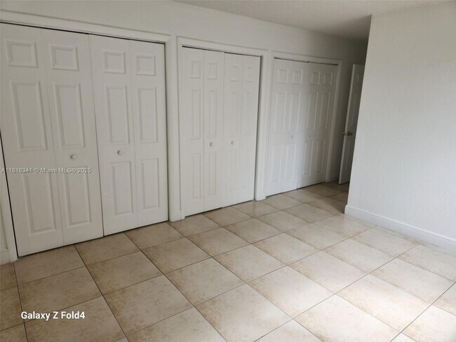 Building Photo - 6950 Miami Gardens Dr