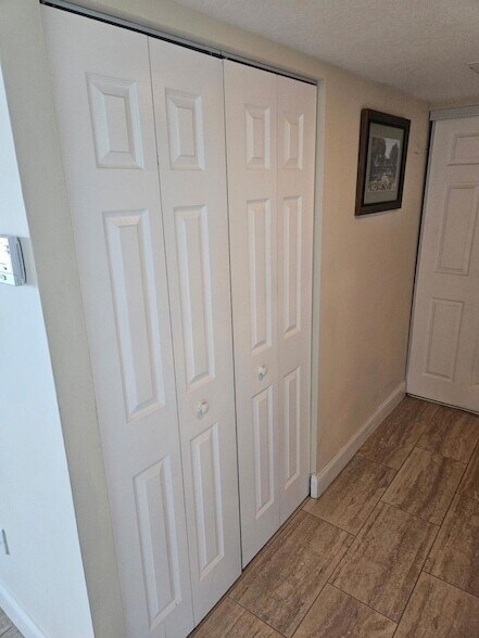 Building Photo - 5600 N Flagler Dr