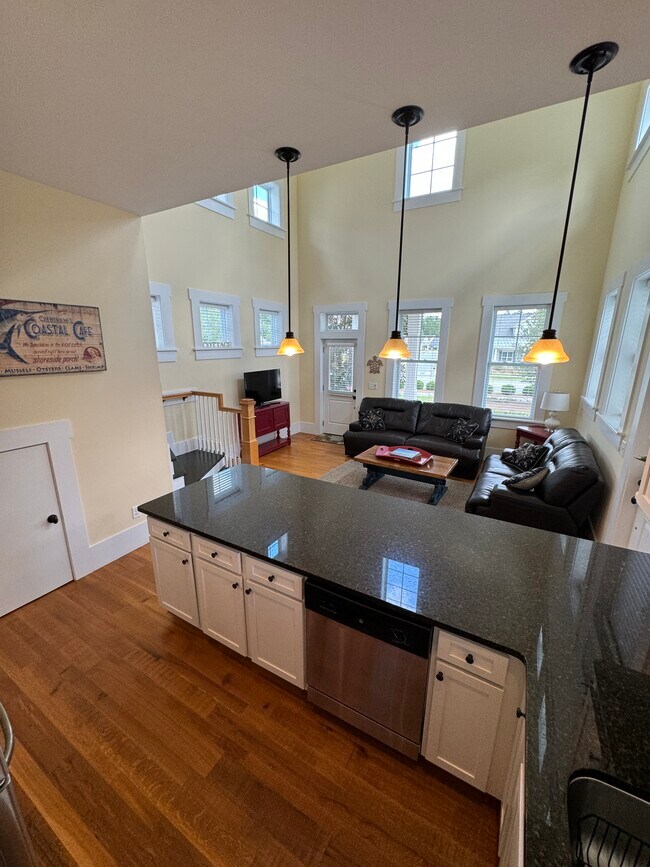 Building Photo - 819 Meadowsweet Ln