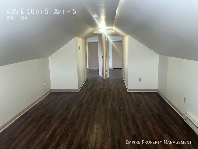 Building Photo - 2 bed, 1 bath Northampton (2nd & 3rd Floor...