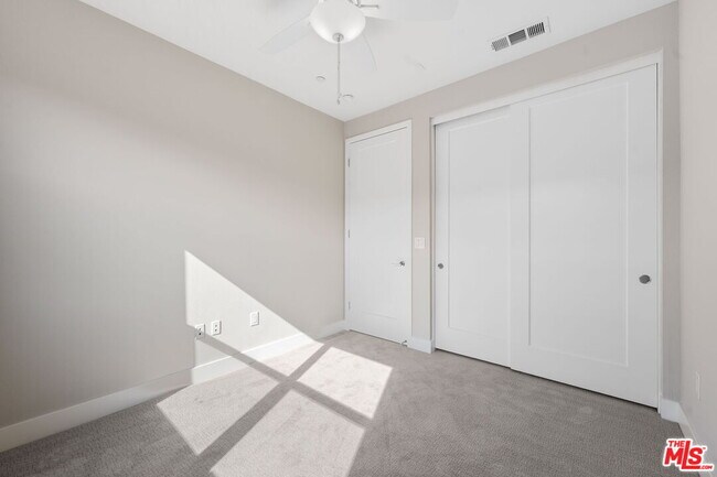 Building Photo - 4372 Paxton Pl