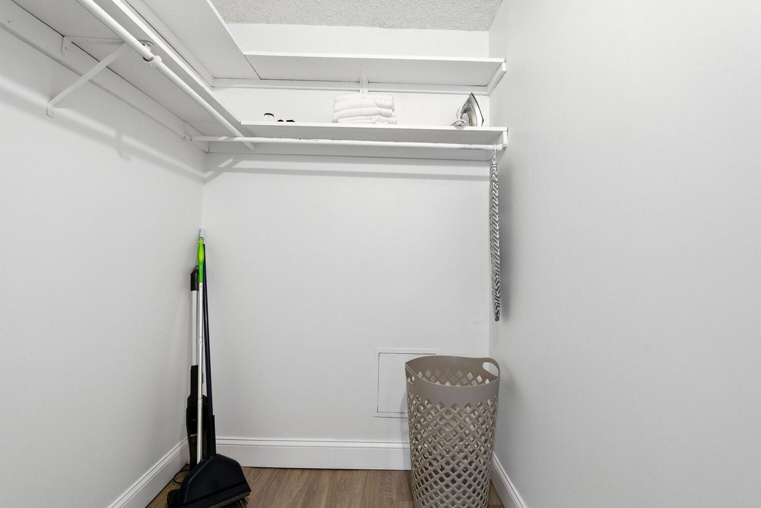 Building Photo - 1711 Bellevue Ave