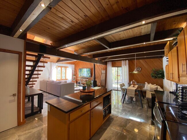 Building Photo - 141 Hunters Trce