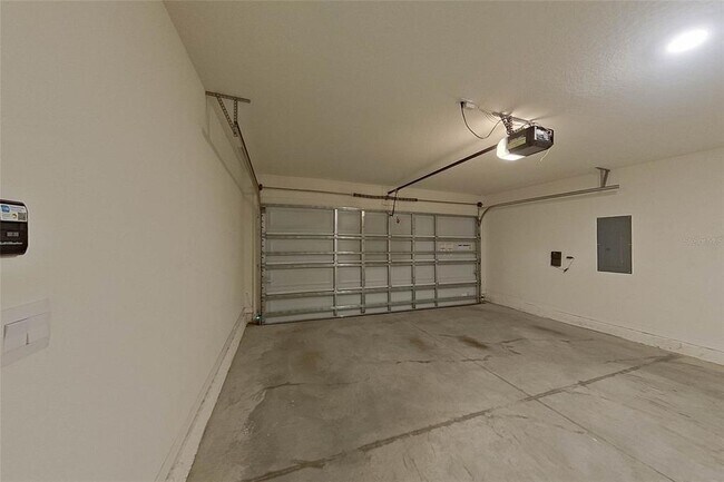 Building Photo - 8665 SW 44th Ct