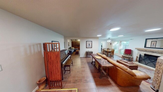 Building Photo - 9215 Hunters Trace E