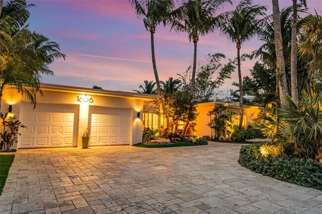 Building Photo - 1606 NE 18th Ave