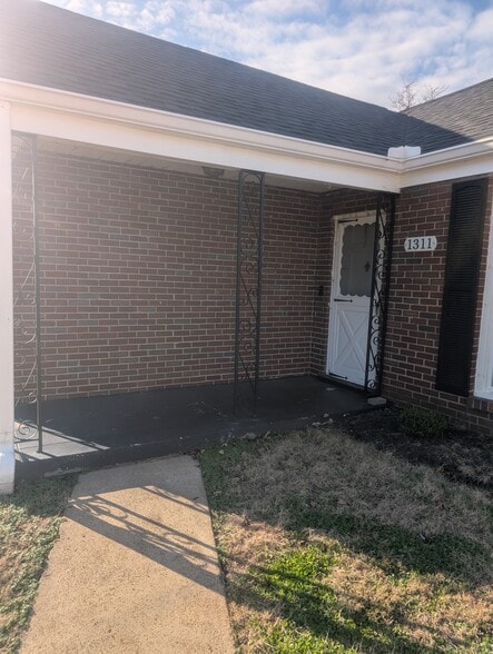 Front porch - 1311 Haysboro Ave