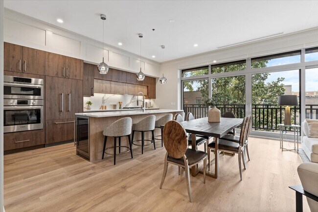 Building Photo - 3951 N Wayne Ave