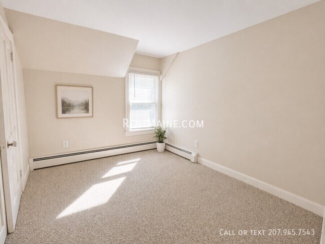 Building Photo - 15 Elm St