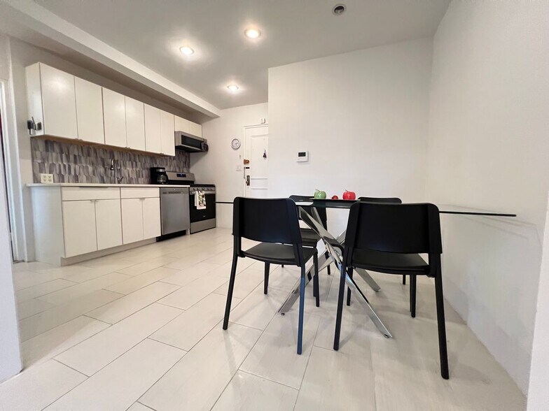 Building Photo - 73-03 Bell Boulevard, 5M