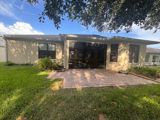 Building Photo - Luxury Living in SummerGlen – Updated 3-Be...