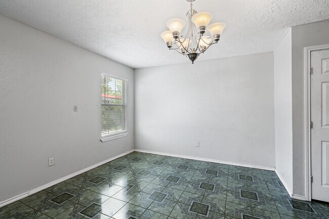Building Photo - 201 Edward Dr