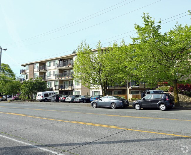 Gill Manor - Gilmanor Apartments | A Premier Magnolia Community