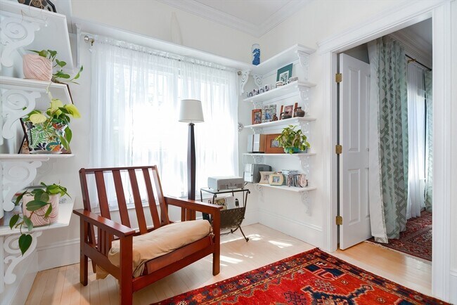 Building Photo - 3 Forest St