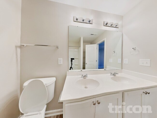 Building Photo - 1856 Northside Dr