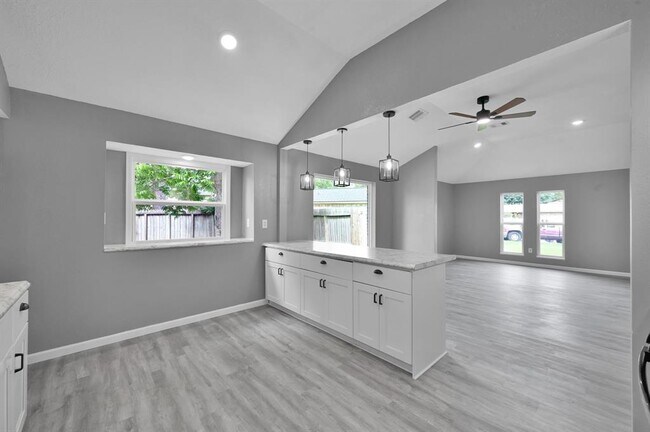Building Photo - 22603 Pebworth Pl