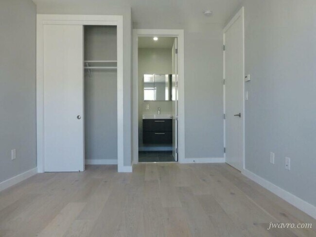 Building Photo - 1545 Clement St