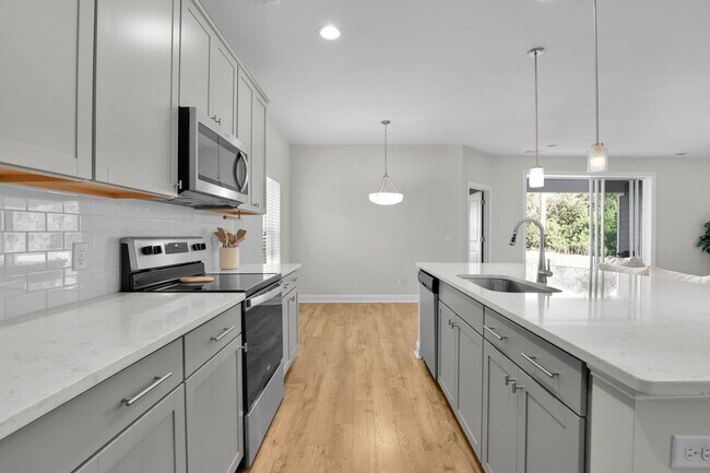 Building Photo - Spacious 5BR/3BA Home with Lagoon View on Quiet Cul-de-Sac!