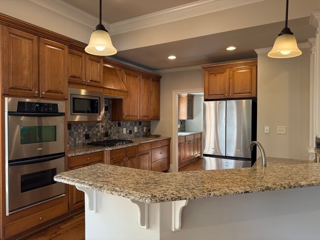 Building Photo - 2041 Mendenhall Cir