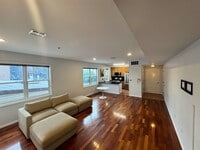 Building Photo - 515 30th St