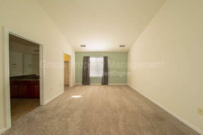 Building Photo - 12780 Ivanhoe St