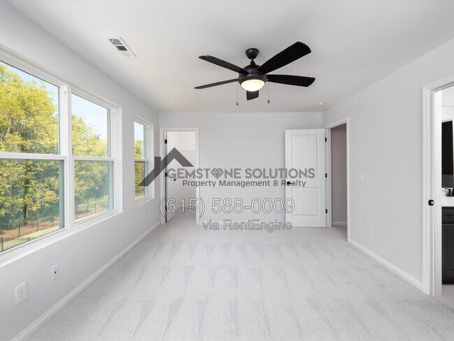 Building Photo - 631 Silva Ln