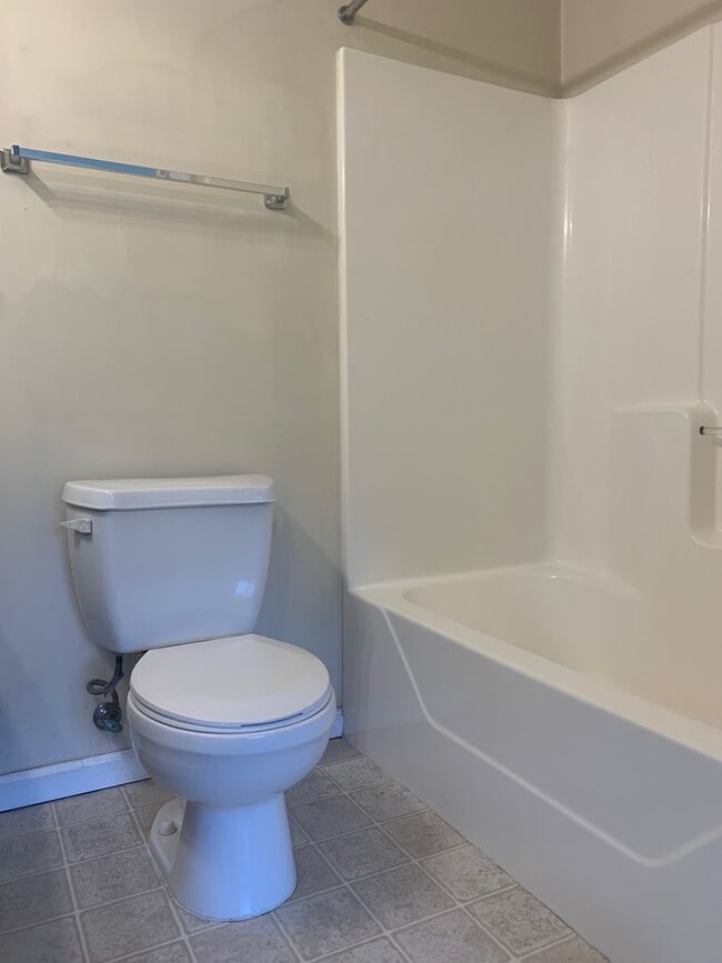 Building Photo - Star City - 4 Bedroom, 4 bath Condo - Available 08/05/2026