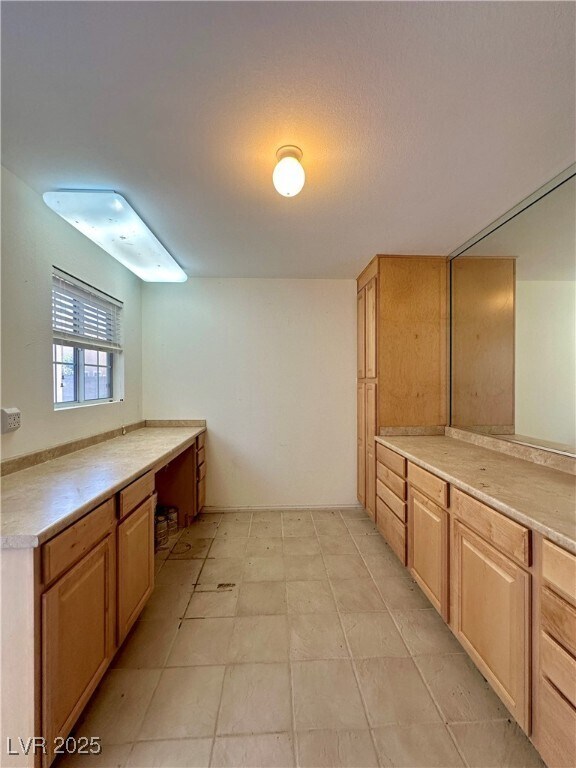 Building Photo - 2705 Sweet Willow Ln