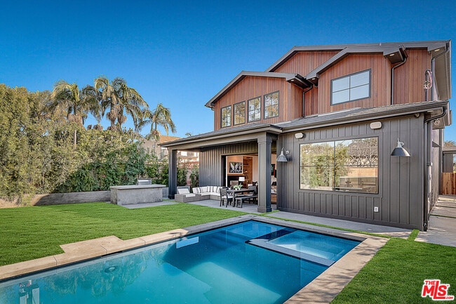 Building Photo - 12561 Westminster Ave