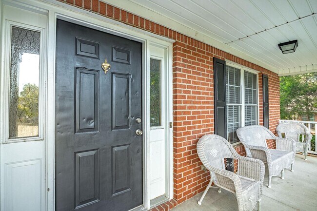 Building Photo - 509 Holly Ridge Ln
