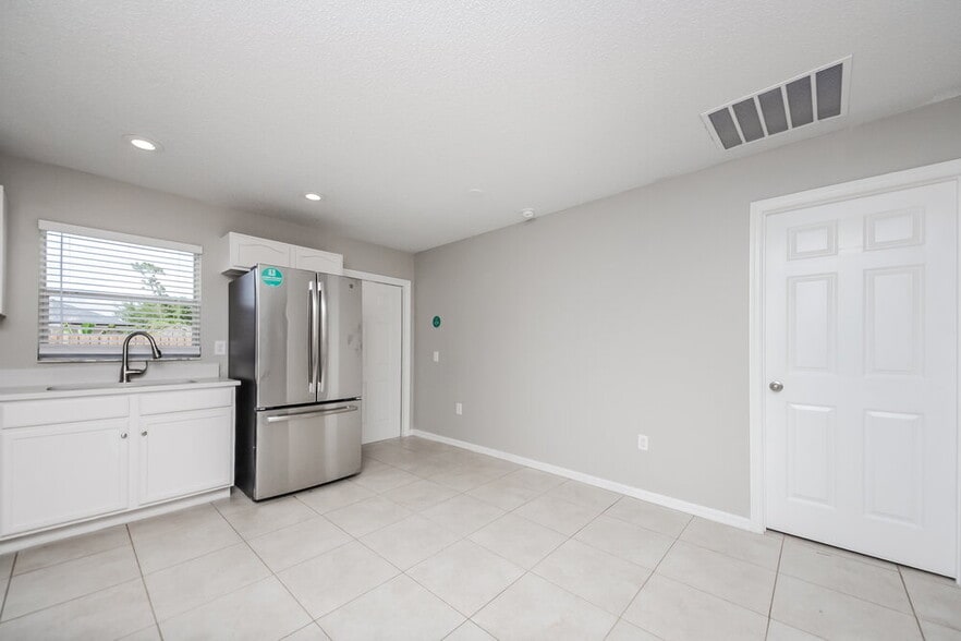 Building Photo - 818 San Jose Ct