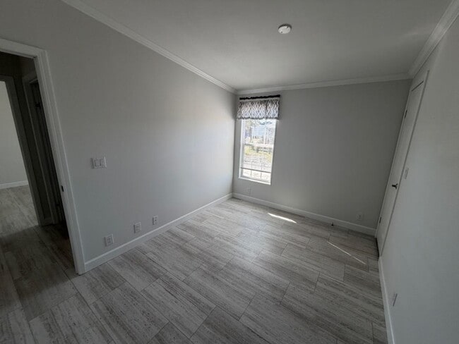 Building Photo - 53 6th St W