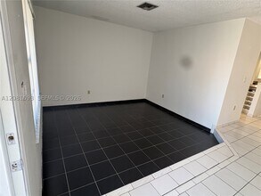 Building Photo - 7577 W 5th Ln