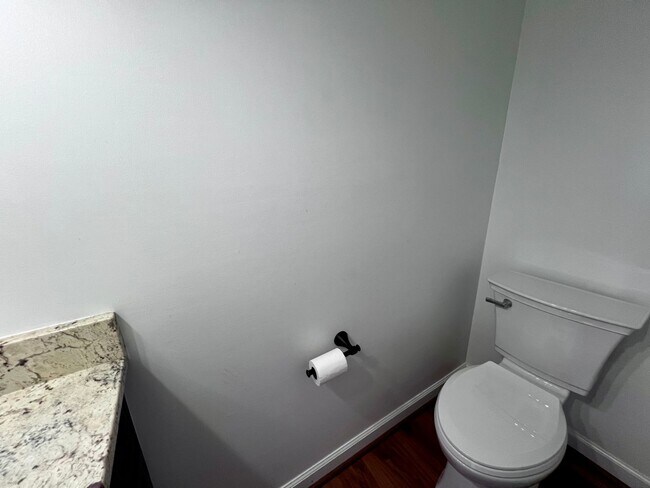 Building Photo - Beautiful home in the desirable Wellington...