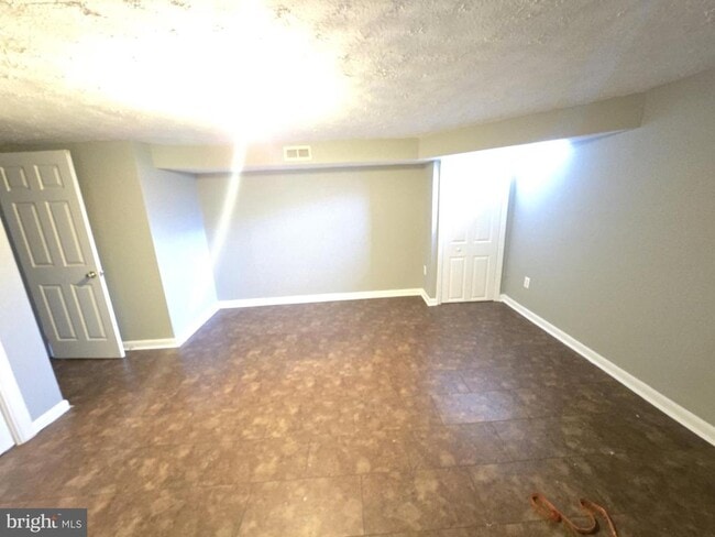 Building Photo - 2205 Redthorn Rd