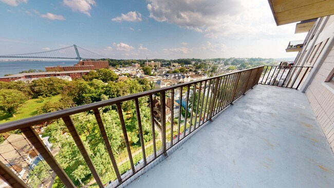 Building Photo - 31 Hylan Blvd