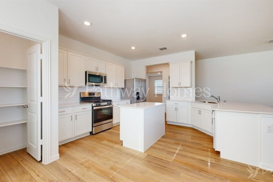 Building Photo - 944 Rusty Spur Ln