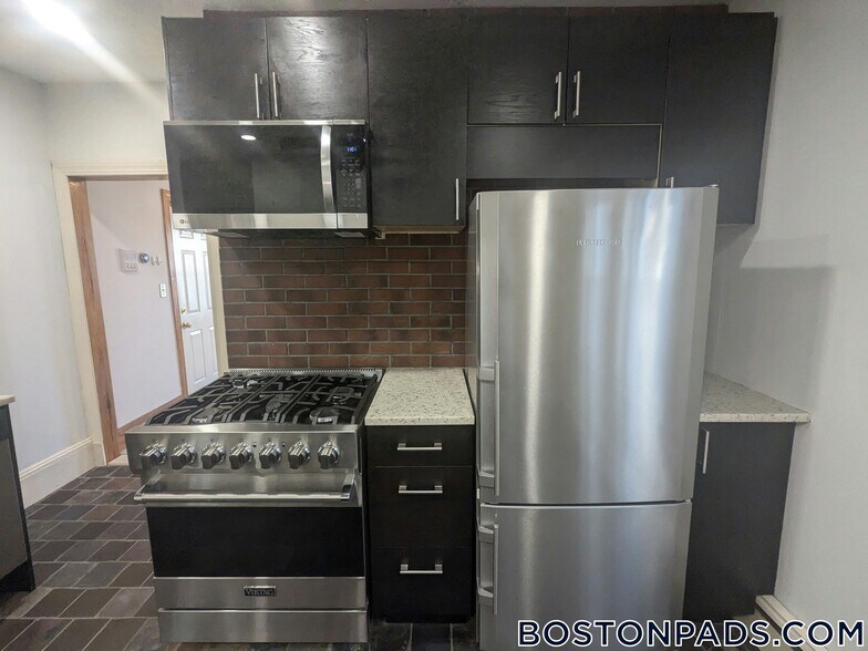 Building Photo - 137 Marcella St