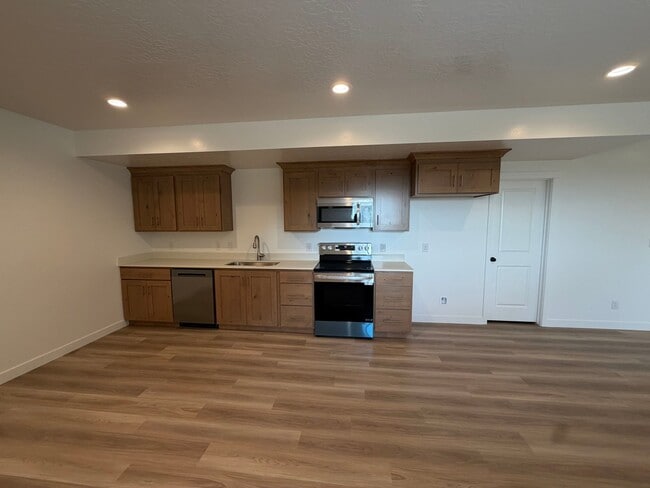 Building Photo - 2714 Eagle Dr