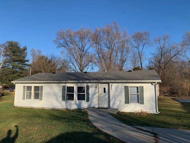 Primary Photo - 2485 Crest Ave